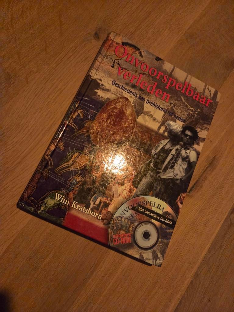 Onvoorspelbaar Verleden - Wim Kratsborn (incl. CD-ROM), Ophalen of Verzenden, 20e eeuw of later, Gelezen, Wim Kratsborn