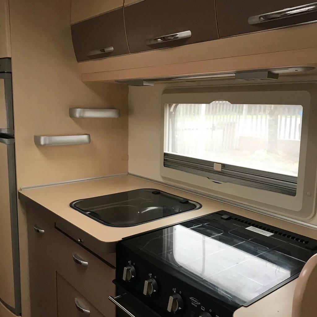 Hobby caravan 645 vip 5 persoons, Caravans en Kamperen, Caravans, Rondzit, Hobby, Omvormbare zithoek, Particulier