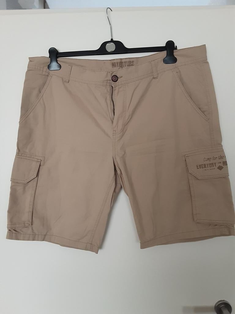 Beige heren korte broek maat 60, Kleding | Heren, Grote Maten, Adventure, Beige, Ophalen of Verzenden, Zo goed als nieuw