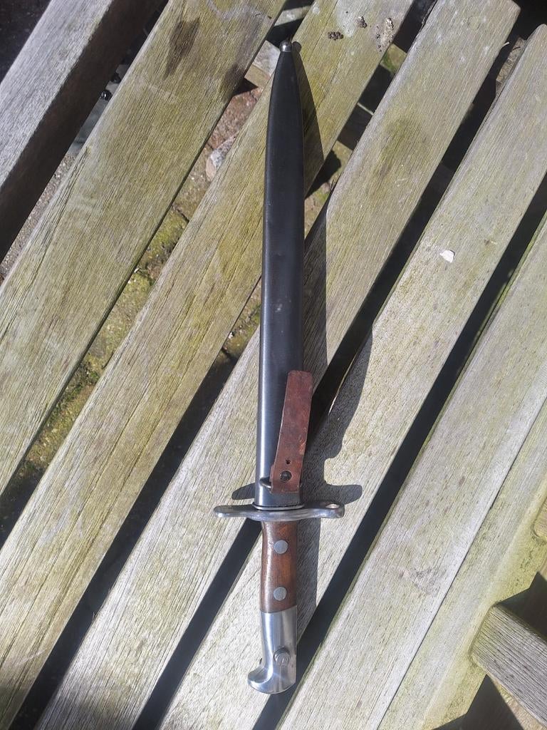 Bajonet Neuhausen waffenfabrik Zwitsers., Ophalen of Verzenden, Overige gebieden, Mes of Dolk