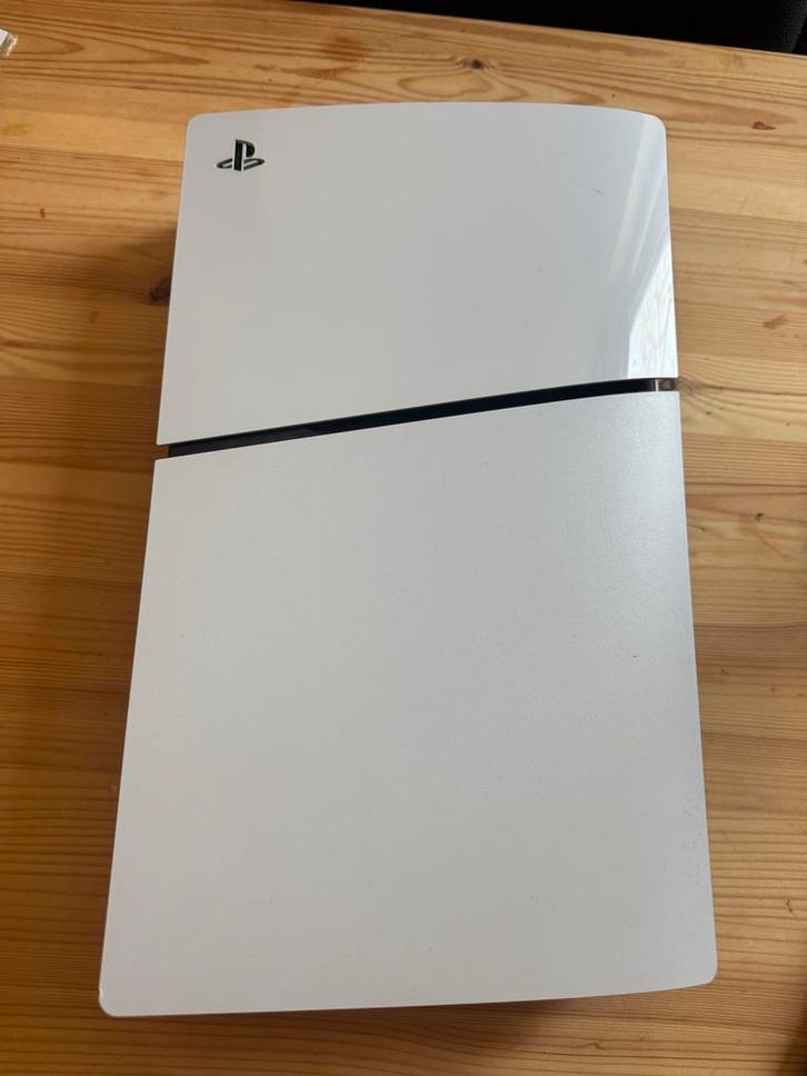 Playstation 5 Slim digital edition - Zo goed als nieuw, Spelcomputers en Games, Spelcomputers | Sony PlayStation 5, Zo goed als nieuw
