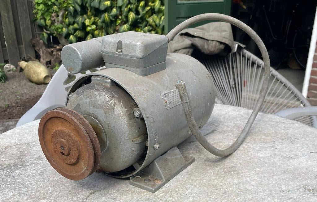 Robuuste Elektromotor - MEZ Mohelnice, 0.75kW, 1440 rpm, Doe-het-zelf en Verbouw, Motoren, Ophalen
