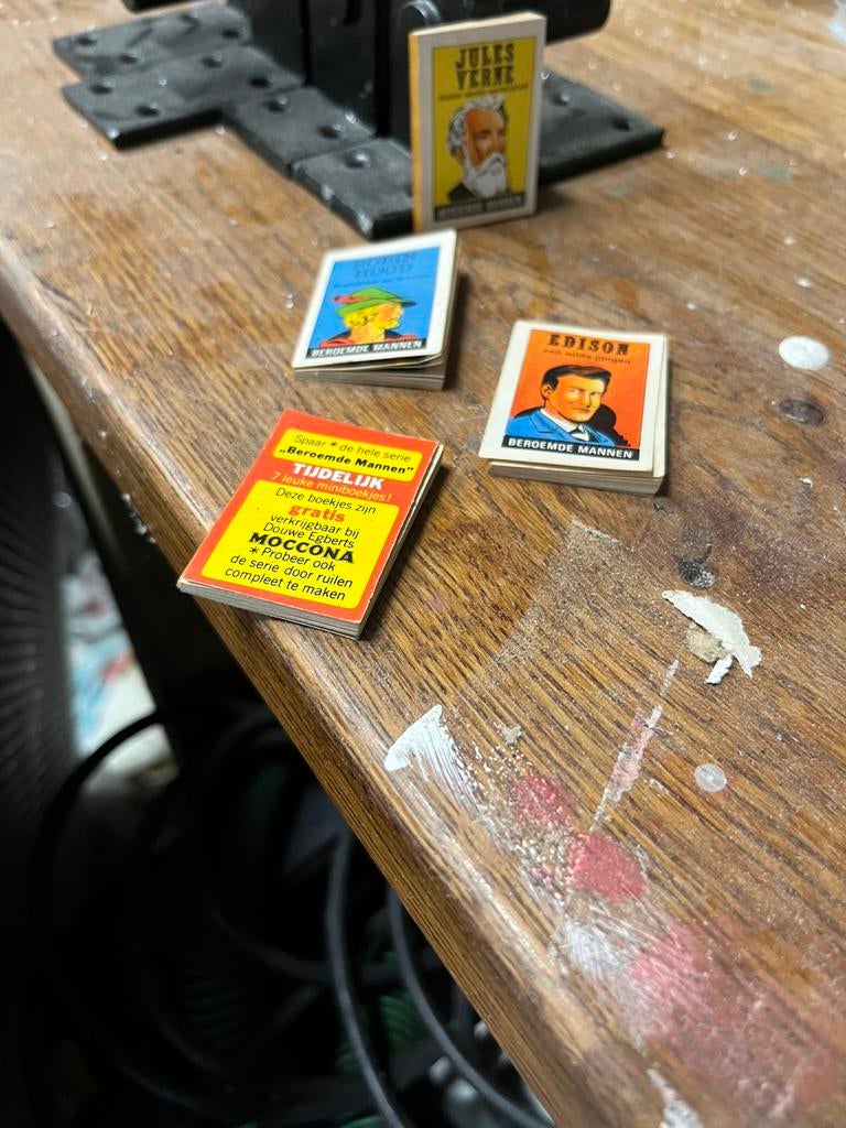 Boekjes heel kleine boekjes., Boeken, Ophalen of Verzenden, Zo goed als nieuw