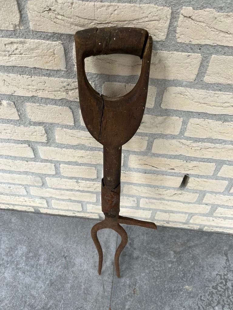 Zeer oude bietensteker. DECORATIEF, Ophalen of Verzenden