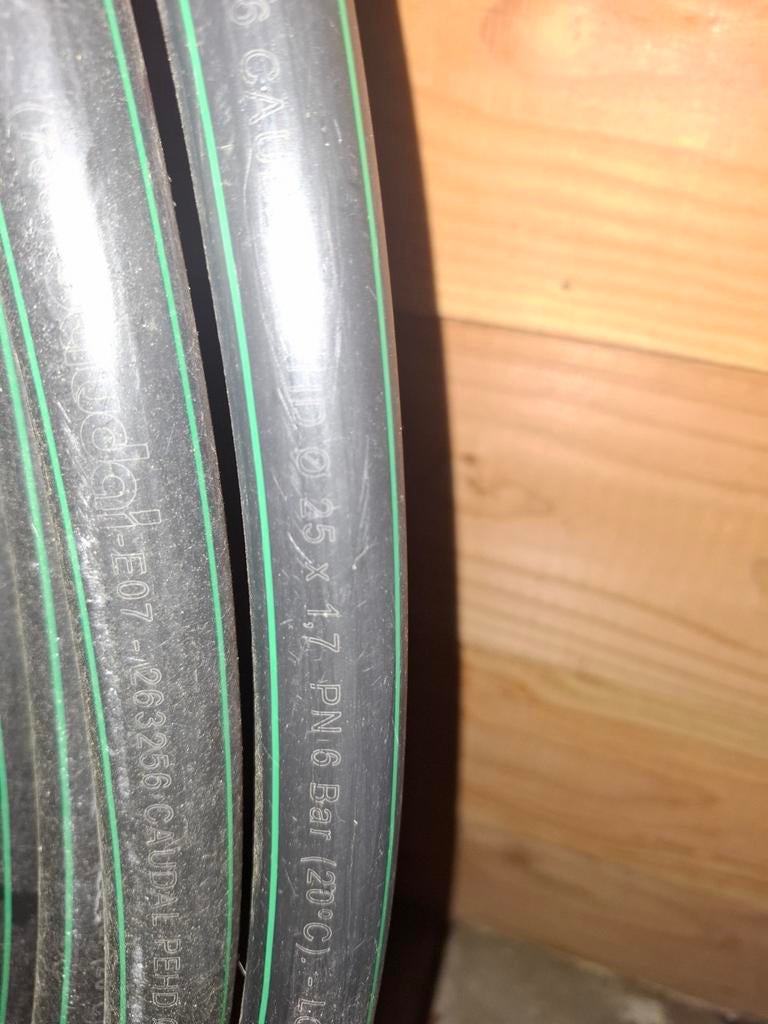 Tyleenslang 2x25m (25MM, HPDE 6 bar) met koppelingen, Ophalen