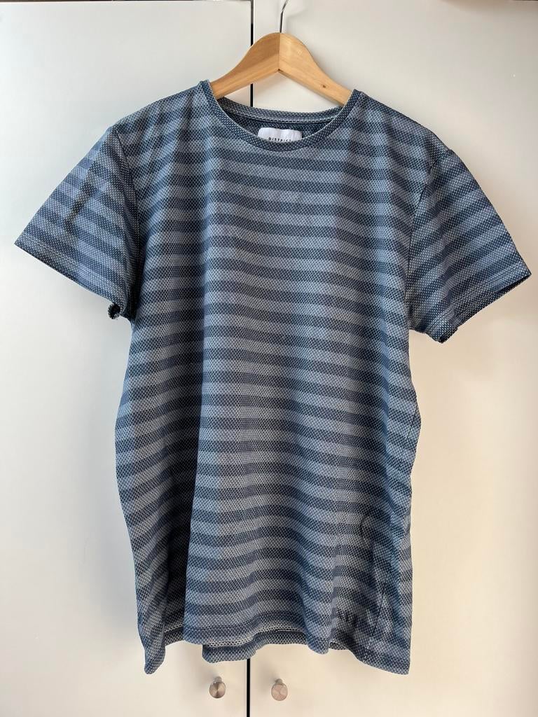 T-shirt Distrikt maat L, Ophalen of Verzenden, Zo goed als nieuw, Maat 52/54 (L), Blauw