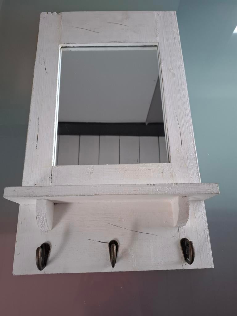 Vier leuke spiegels met planchet en ophanghaakjes, Ophalen of Verzenden, Rechthoekig, Minder dan 50 cm, Minder dan 100 cm