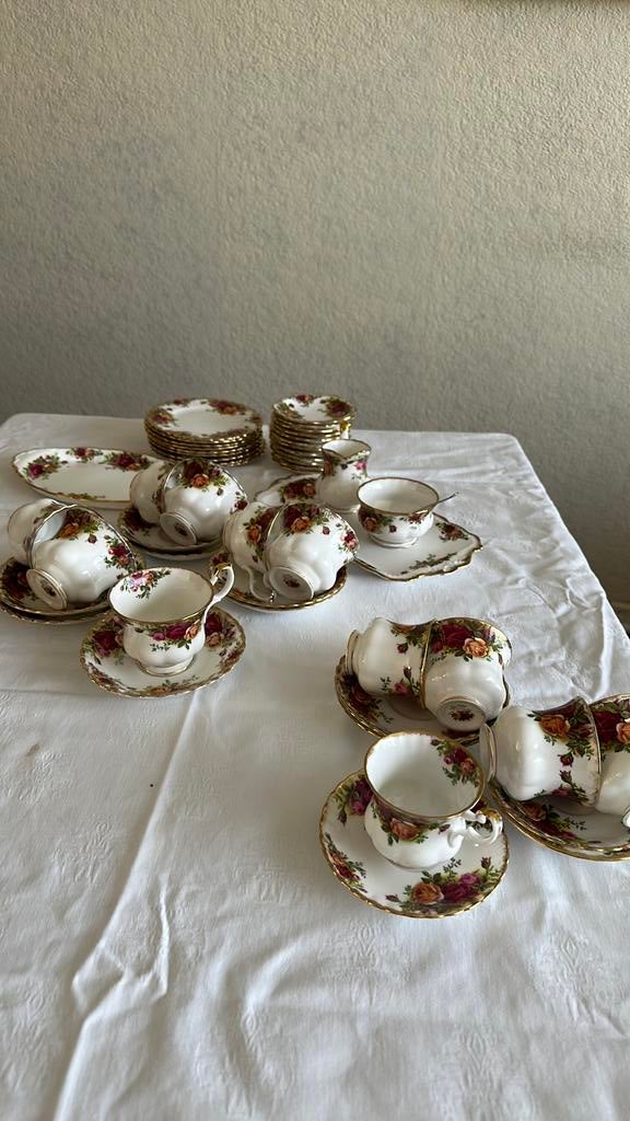 Royal Albert Old Country Roses servies – zeer nette staat, Antiek en Kunst, Antiek | Servies compleet, Ophalen