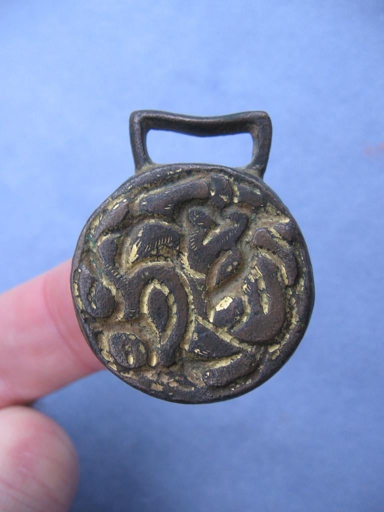 Middeleeuwse gordelsluiting - 8e - 10e eeuw - bodemvondst, Antiek en Kunst, Antiek | Koper en Brons, Ophalen of Verzenden, Brons