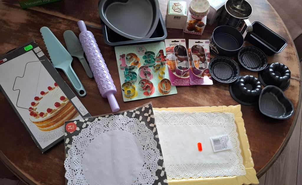 Heel veel bak-spullen, Hobby en Vrije tijd, Taarten en Cupcakes maken, Ophalen of Verzenden, Taarten of Cupcakes, Overige typen