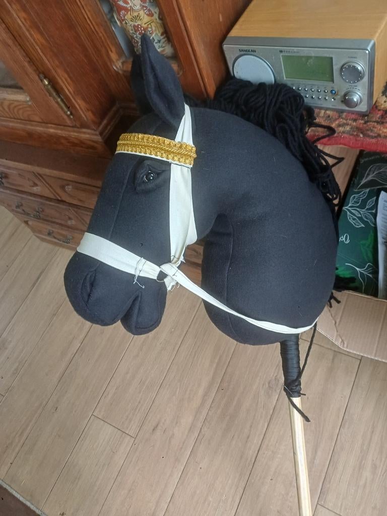 Hobby horse s  incl stal, Verzenden