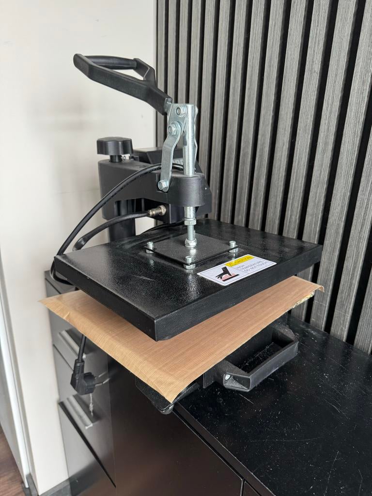 Transfer apparaat voor kledingbedrukking, Gebruikt, Overige thema's, Metaal, Machine