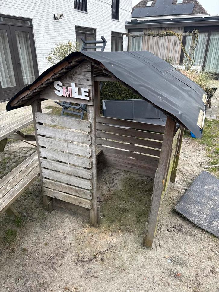 Gratis speelhuisje van hout, Kinderen en Baby's, Speelgoed | Buiten | Speelhuisjes, Gebruikt, Hout, Ophalen of Verzenden