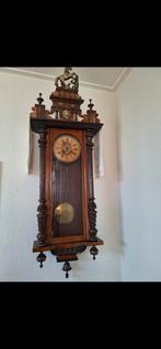 Antieke klok, spiegel, kapstok en borstelset, Ophalen