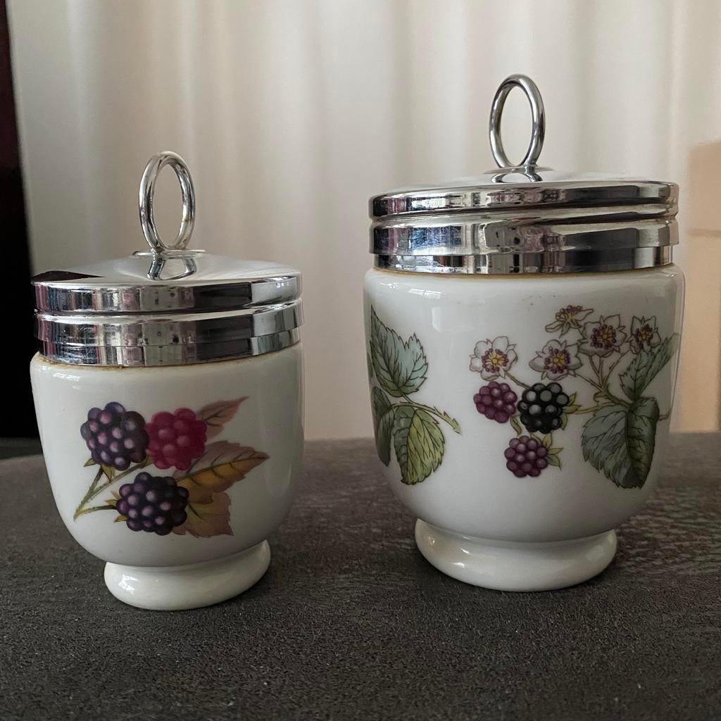 SET PORSELEINEN EGG CODDLERS UK BRAMEN., Gebruikt, Overige typen, Ophalen of Verzenden, Overige stijlen