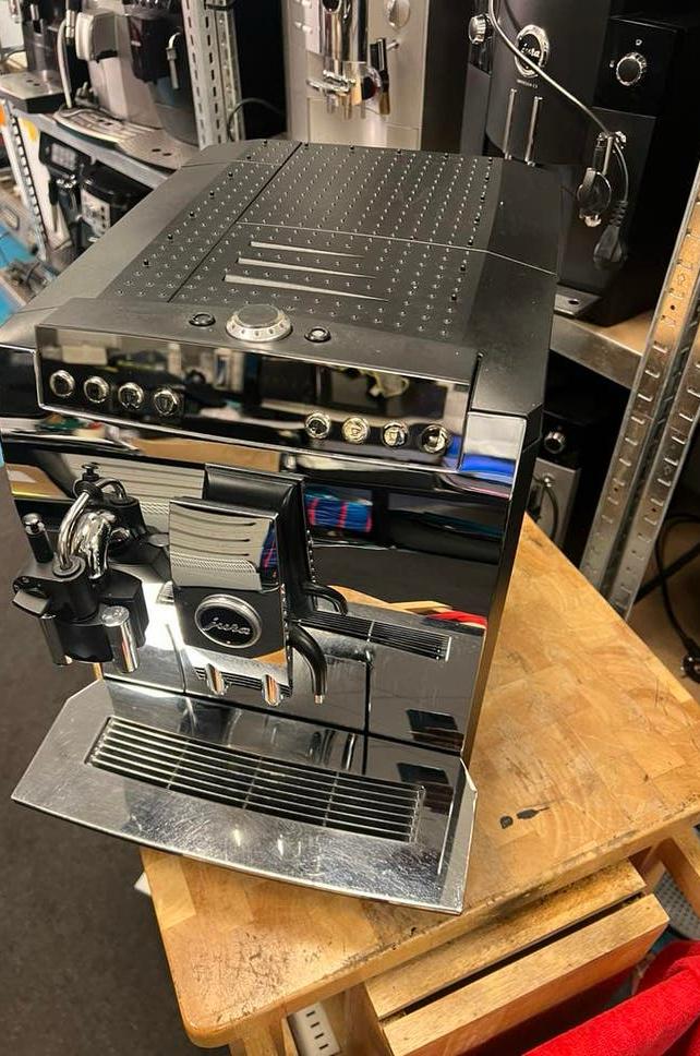Jura Z5 Chrome, Witgoed en Apparatuur, Koffiezetapparaten, Afneembaar waterreservoir, Info@jura.com, 10 kopjes of meer, Koffiemachine