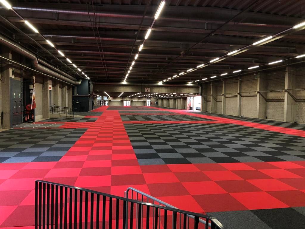 Grote partij tapijttegels, Ophalen