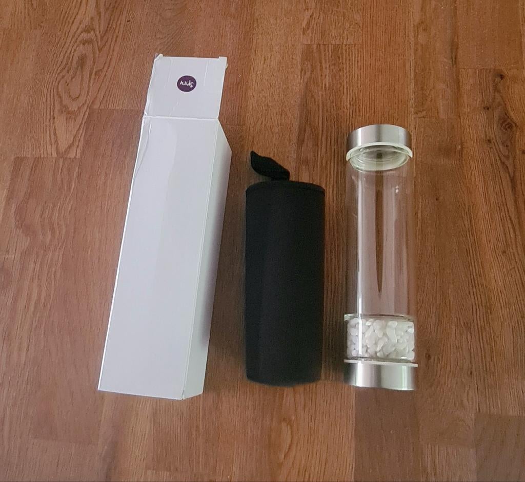 Glazen waterfles met edelstenen en hoes, Ophalen of Verzenden, Nieuw