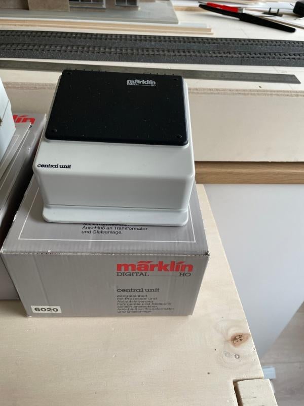 Märklin 6020 Central Unit in nette, gebruikte staat met OVP, Ophalen, Zo goed als nieuw, Märklin, Transformator of Voeding