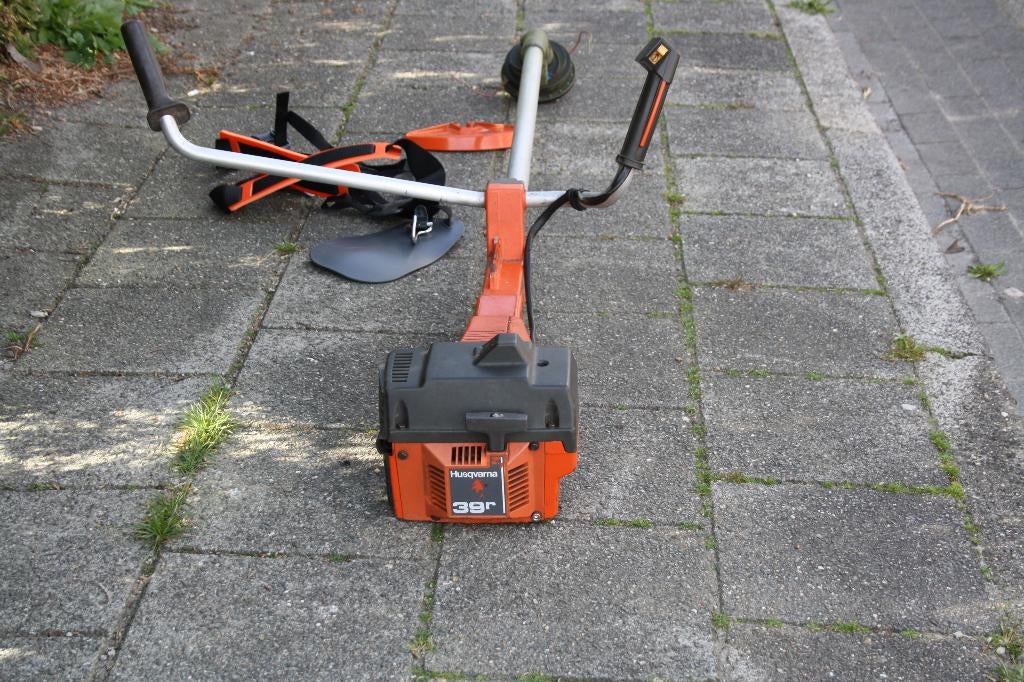 husqvarna bosmaaier 39R voor 160 euro, Ophalen, Benzine, Gebruikt, 10 tot 30 cm