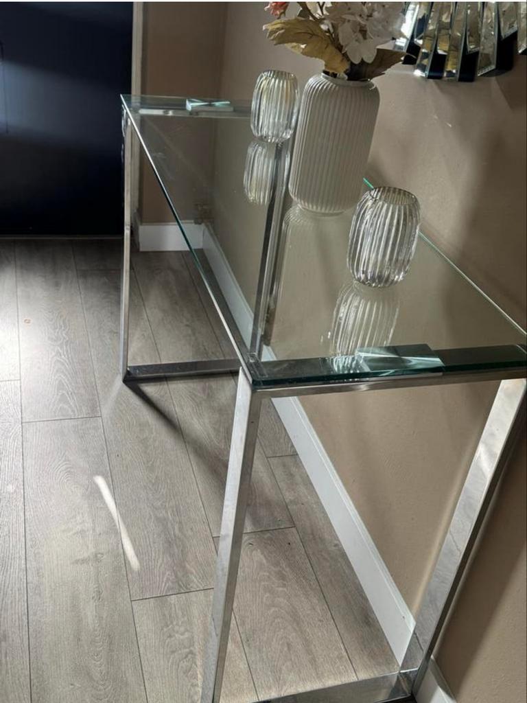 Glazen sidetable met chromen poten, Huis en Inrichting, Tafels | Sidetables, Gebruikt, 100 tot 150 cm, Ophalen of Verzenden, Glas