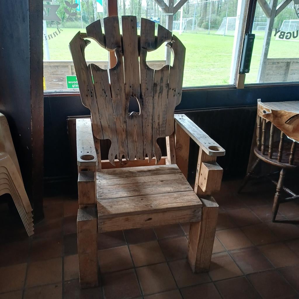 Haloween vertelstoel, Ophalen