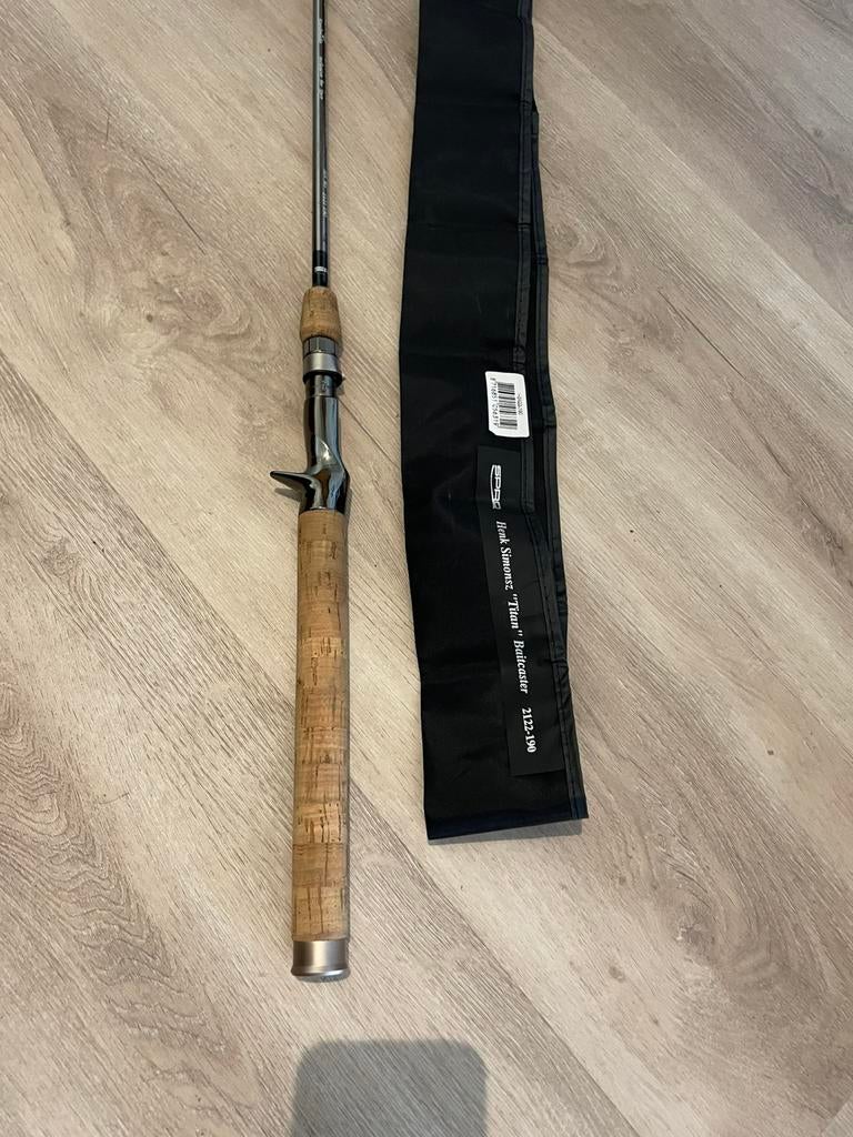 Spro henk simonsz titan baitcaster 1.90mtr , 10-40 gr, Watersport en Boten, Hengelsport | Roofvissen, Ophalen, Gebruikt, Werphengel