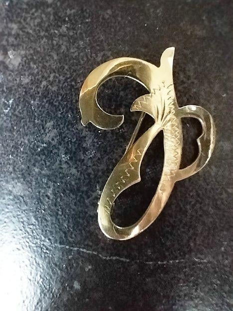 broche goud letter J nog in zeer mooie staat verkerend 585, Ophalen, Minder dan 4 cm, Zo goed als nieuw, Goud