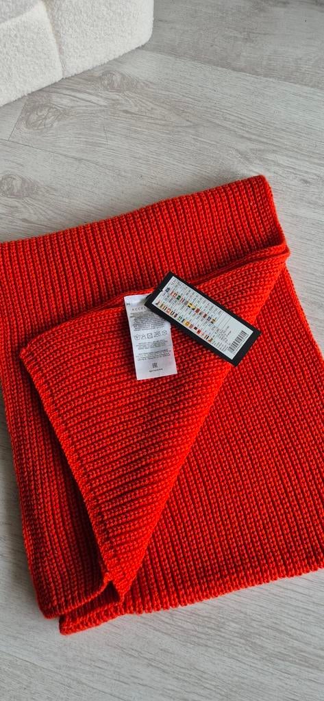 Nieuwe gebreide oranje sjaal, Kleding | Dames, Mutsen, Sjaals en Handschoenen, Ophalen of Verzenden