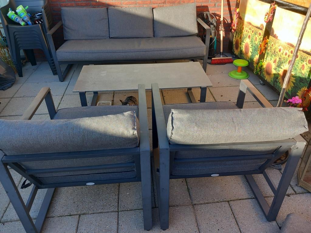 Moderne loungeset met 3-zitsbank tafel en twee stoelen, Tuin en Terras, Tuinsets en Loungesets, Ophalen, 5 zitplaatsen, Gebruikt
