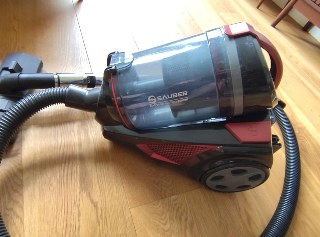 Sauber Vacuum Cleanner, Ophalen