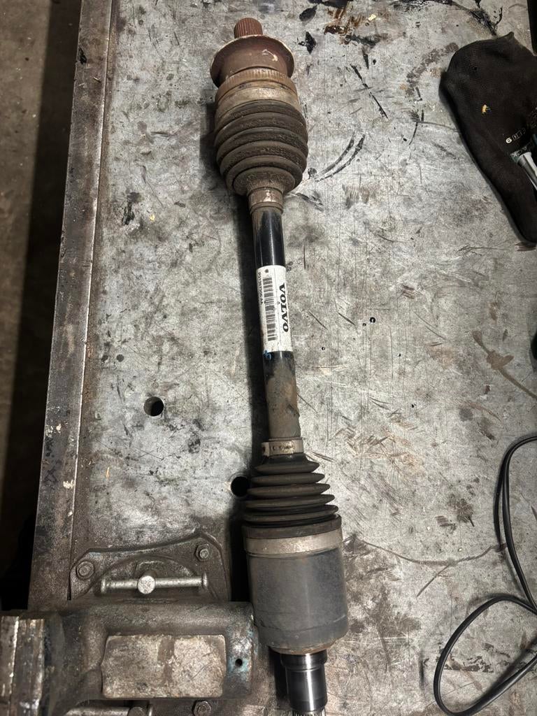 Aandrijfas volvo v60 d6 achter 31367306, Ophalen, Volvo