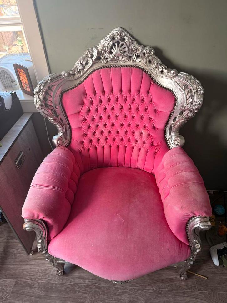 Mooie brocante fauteuil met roze bekleding, Huis en Inrichting, Fauteuils, Gebruikt, Hout, 75 tot 100 cm, 125 tot 150 cm, Ophalen of Verzenden
