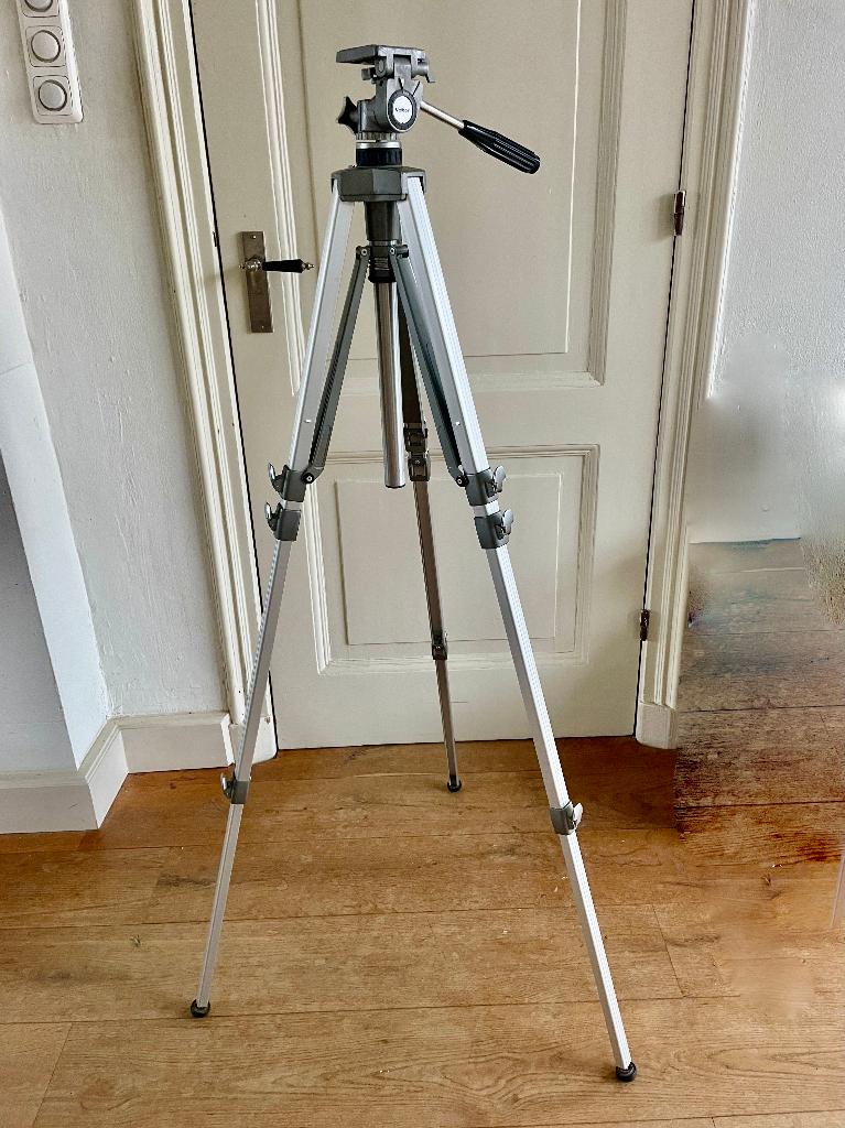 Velbon AEF3 statief, Audio, Tv en Foto, Fotografie | Statieven en Balhoofden, Ophalen of Verzenden, Gebruikt, 150 tot 175 cm, Driepoot