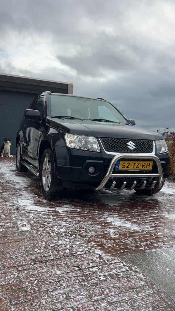 Suzuki Grand Vitara 1.6 3D 2007 Zwart, 1345 kg, Stof, Elektrische ramen, 4 cilinders