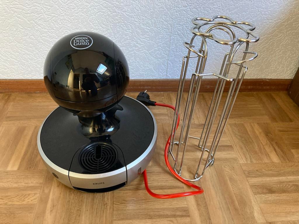 Nescafé Dolce Gusto Krups koffiezetapparaat met capsulehoude, Witgoed en Apparatuur, Koffiezetapparaten, Zo goed als nieuw, Koffiepads en cups