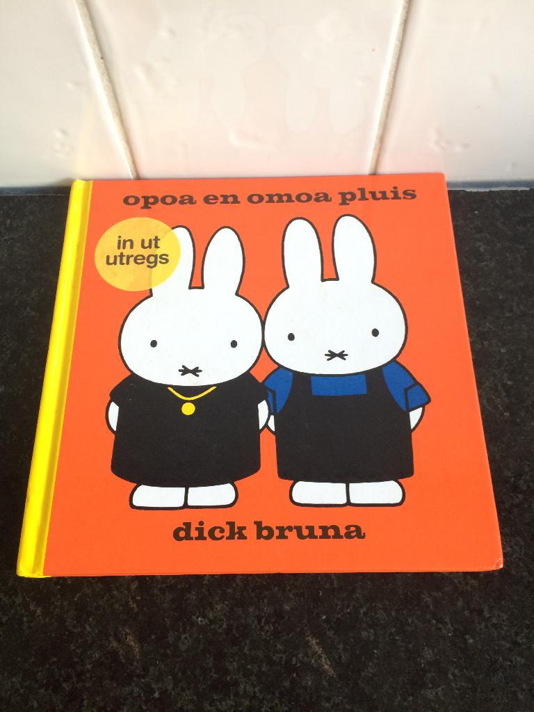 Dick Bruna opoa en omao pluis - in ut utregs, Ophalen of Verzenden, Zo goed als nieuw, Dick Bruna, 3 tot 4 jaar