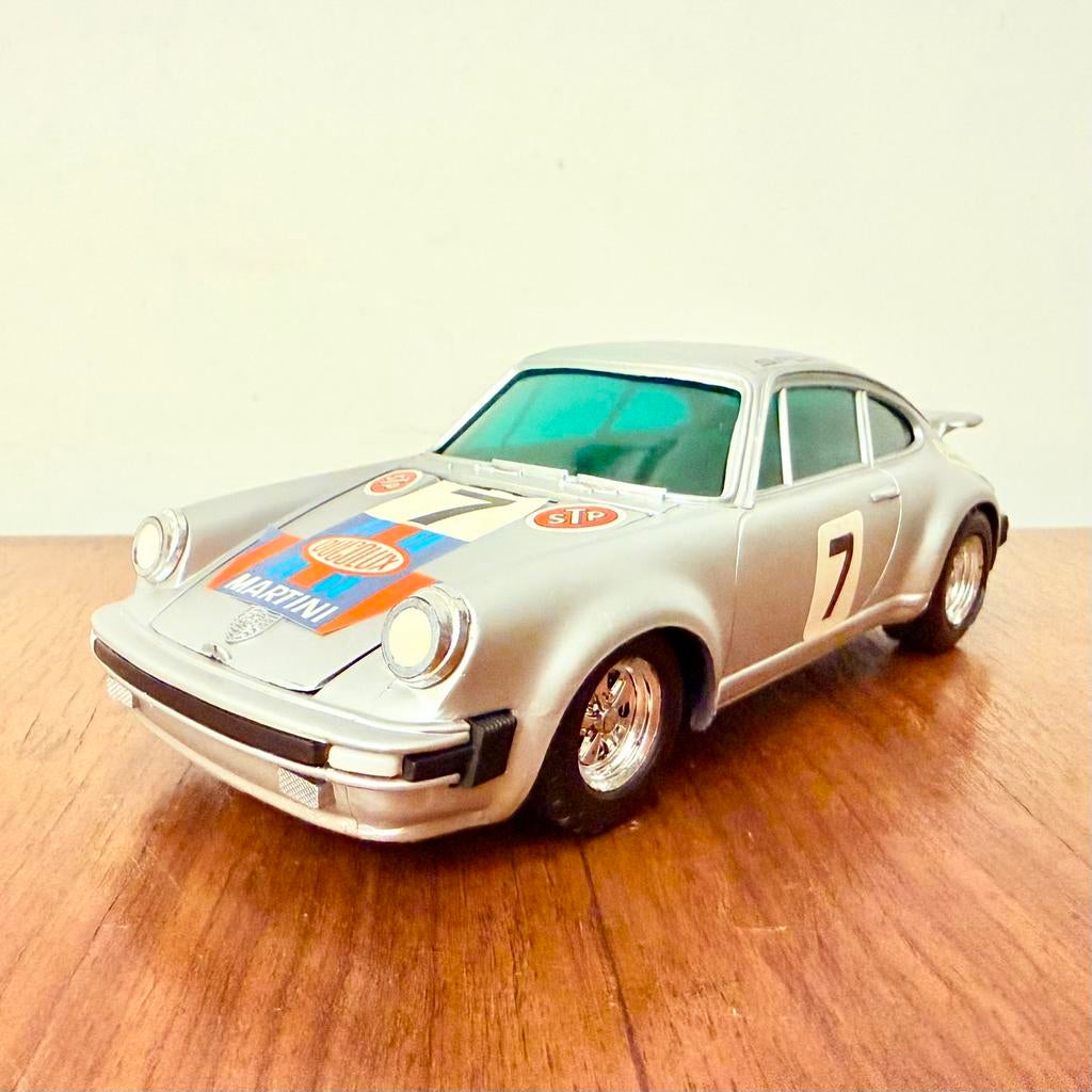 RADIO PORSCHE 911 RSR MARTINI 1970s OLDTIMER AUTO TRANSISTOR, Antiek en Kunst, Antiek | Tv's en Audio, Verzenden