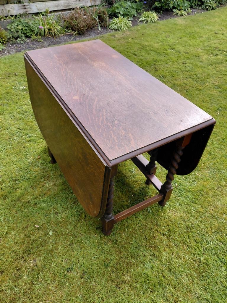 Engelse Hangoor tafel, Ophalen