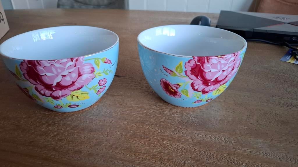 Pip servies: mokken, schalen en botervlootje, Ophalen of Verzenden, Porselein, Overige stijlen, Kop(pen) en/of Schotel(s)