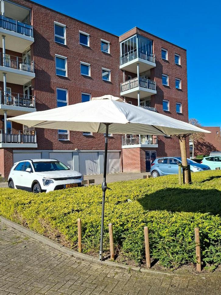 Parasol kantelbaar, Tuin en Terras, Parasols, Zo goed als nieuw, Stokparasol, 2 tot 3 meter, Kantelbaar, Ophalen