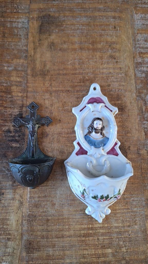 2 oude wijwaterbakjes, zie foto's, Antiek en Kunst, Antiek | Religie, Ophalen of Verzenden