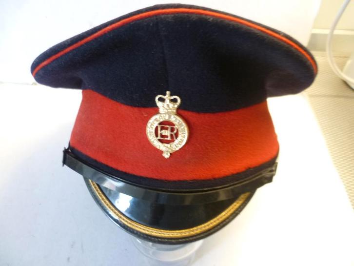 Engelse pet rood blauw mt 56 Honi soit qui mal y pense., Verzamelen, Militaria | Algemeen, Overige soorten, Kleding of Schoenen