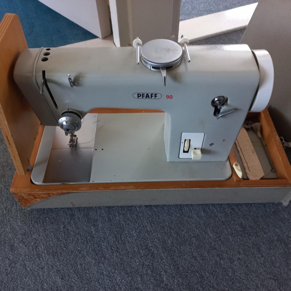 Pfaff naaimachine, Ophalen, Gebruikt, Naaimachine, Pfaff