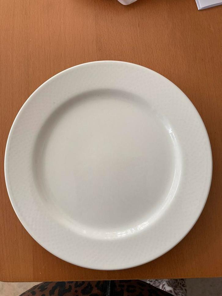 4 witte Villeroy & Boch Easy Borden -, Huis en Inrichting, Keuken | Servies, Zo goed als nieuw, Bord(en), Effen, Porselein, Verzenden