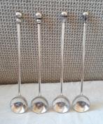 4 Lepeltjes. 2 verschillende knoppen. Douwe Egberts. € 5 p.s, Verzilverd, Ophalen of Verzenden, Zo goed als nieuw, Metaal