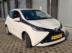 Toyota Aygo 1.0 2014 Wit 5D | CAMERA | NAVIGATIE | Limiter, Voorwielaandrijving, Euro 5, Stof, 4 stoelen