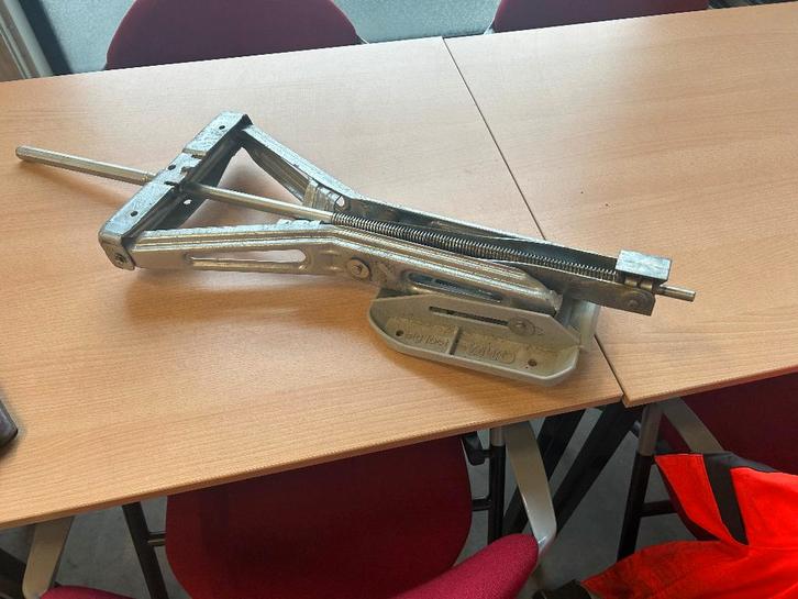 uidraaisteunen caravan Fendt apero 515, Diensten en Vakmensen, Reparatie en Onderhoud | Caravans en Campers, Carrosserie