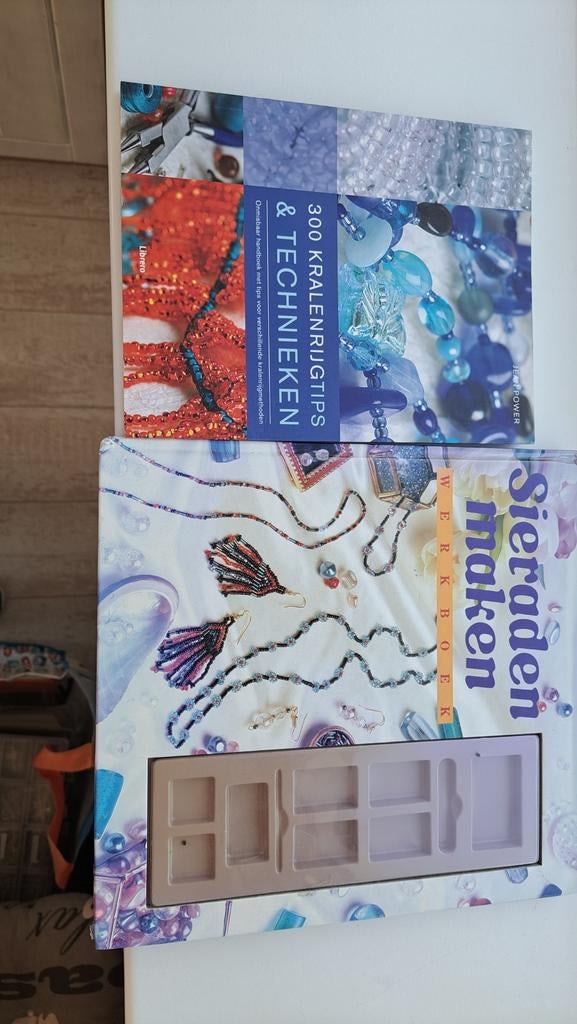 Boeken, kralen en veel benodigdheden voor sieraden maken, Ophalen, Gebruikt, Overige typen