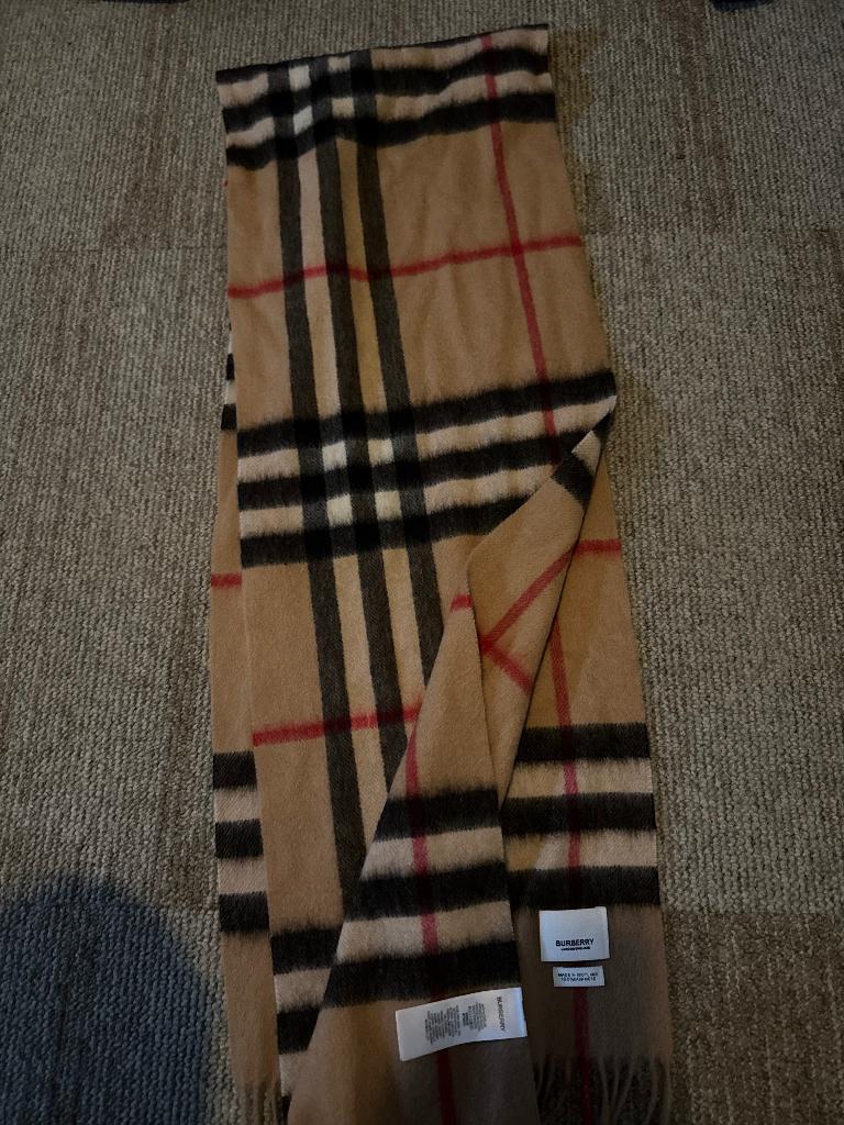 burberry sjaal, Ophalen of Verzenden, Zo goed als nieuw, Maat 46/48 (XL) of groter